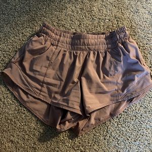LULULEMON HOTTY HOT SHORTS - SPICED CHAI